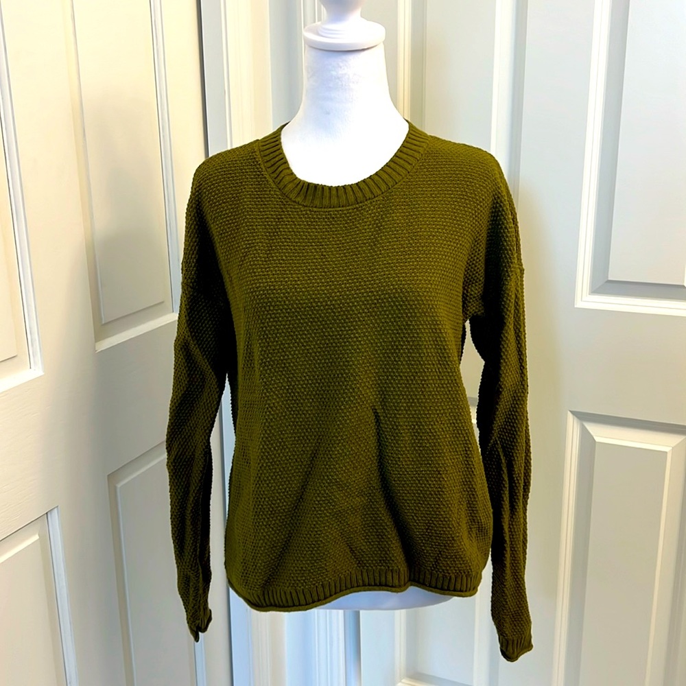 Madewell olive green sweater. Size small.